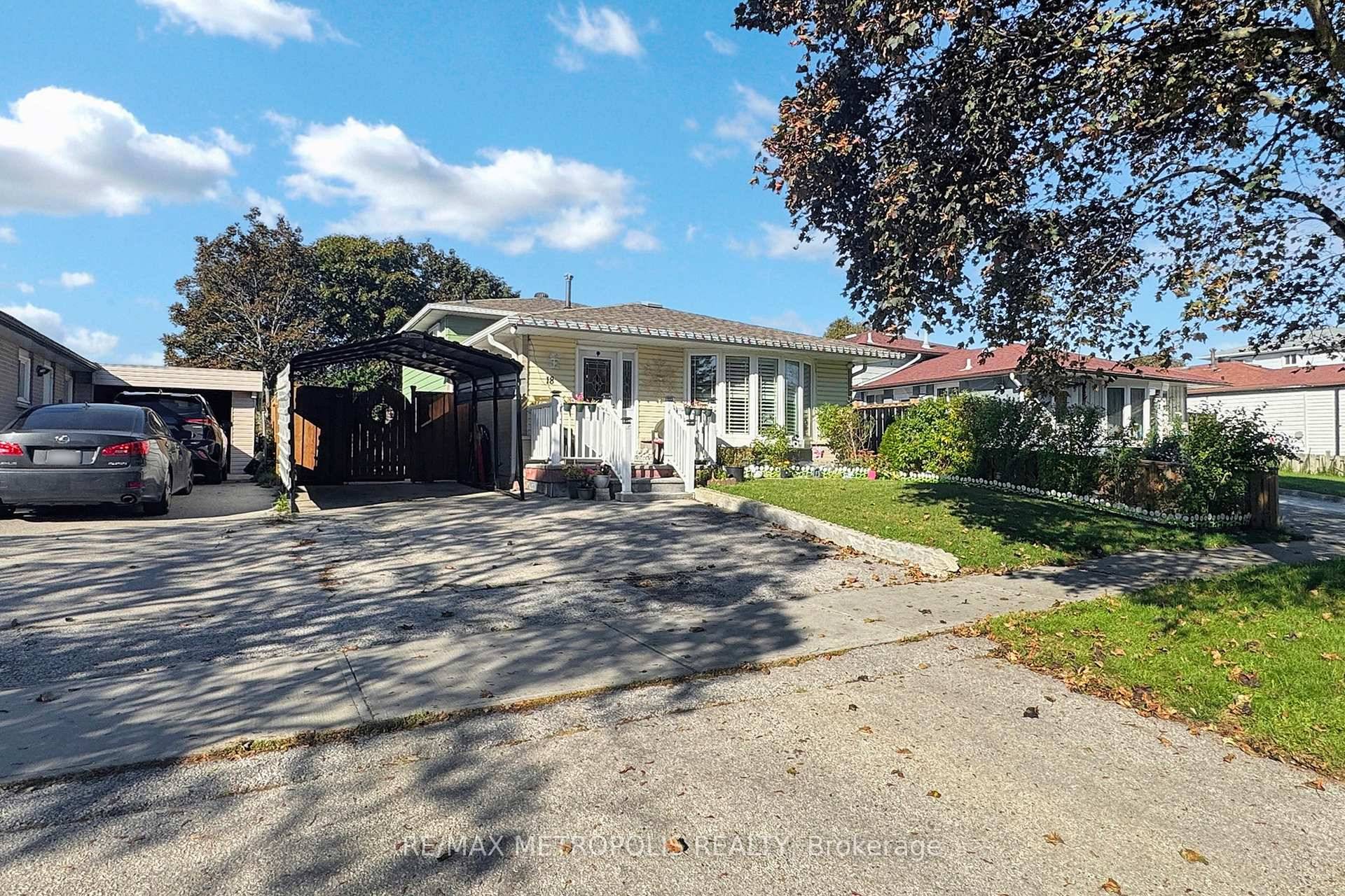 Exquisite 4 Level Detached Home in a Peaceful Neighborhood This beautifully maintained residence offers 5 1 bedrooms and 2 bathrooms, 2 kitchens complete with a fully finished basement.