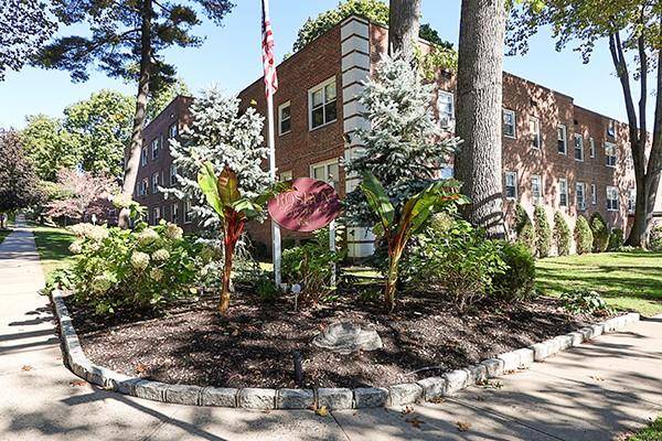 Completely renovated 2 bedroom, 1 bathroom 2nd floor unit.