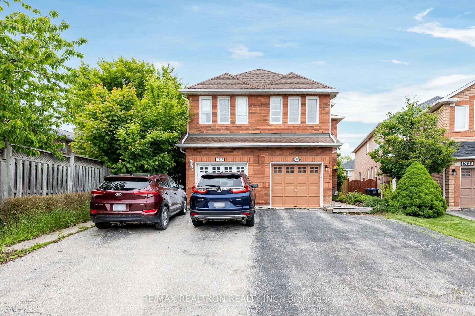 Rare opportunity ! Offering over 1, 800 sq.