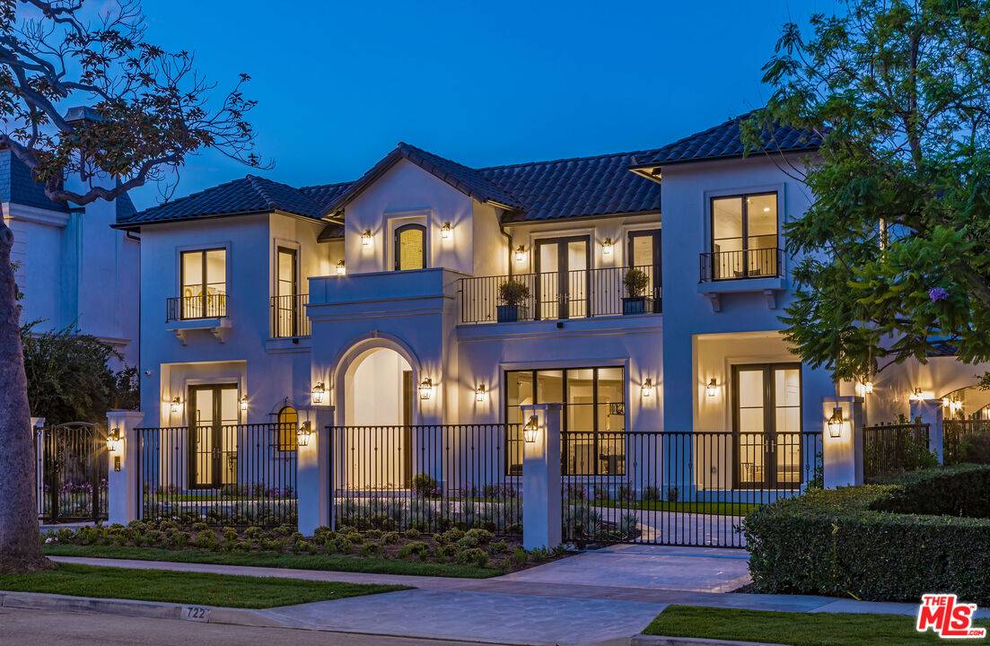 722 N Camden Dr 7BR Beverly Hills Post Office | B.H.P.O. La