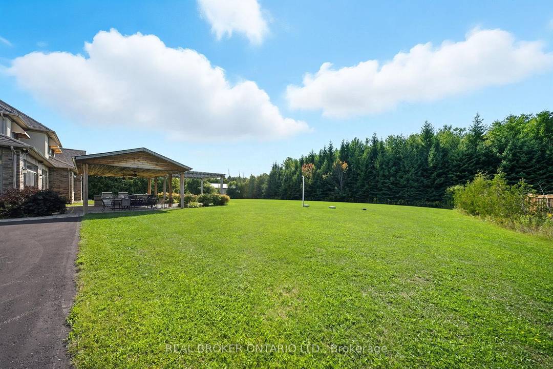 Welcome to estate living in Rural Pickering, where privacy, sophistication, and convenience meet !