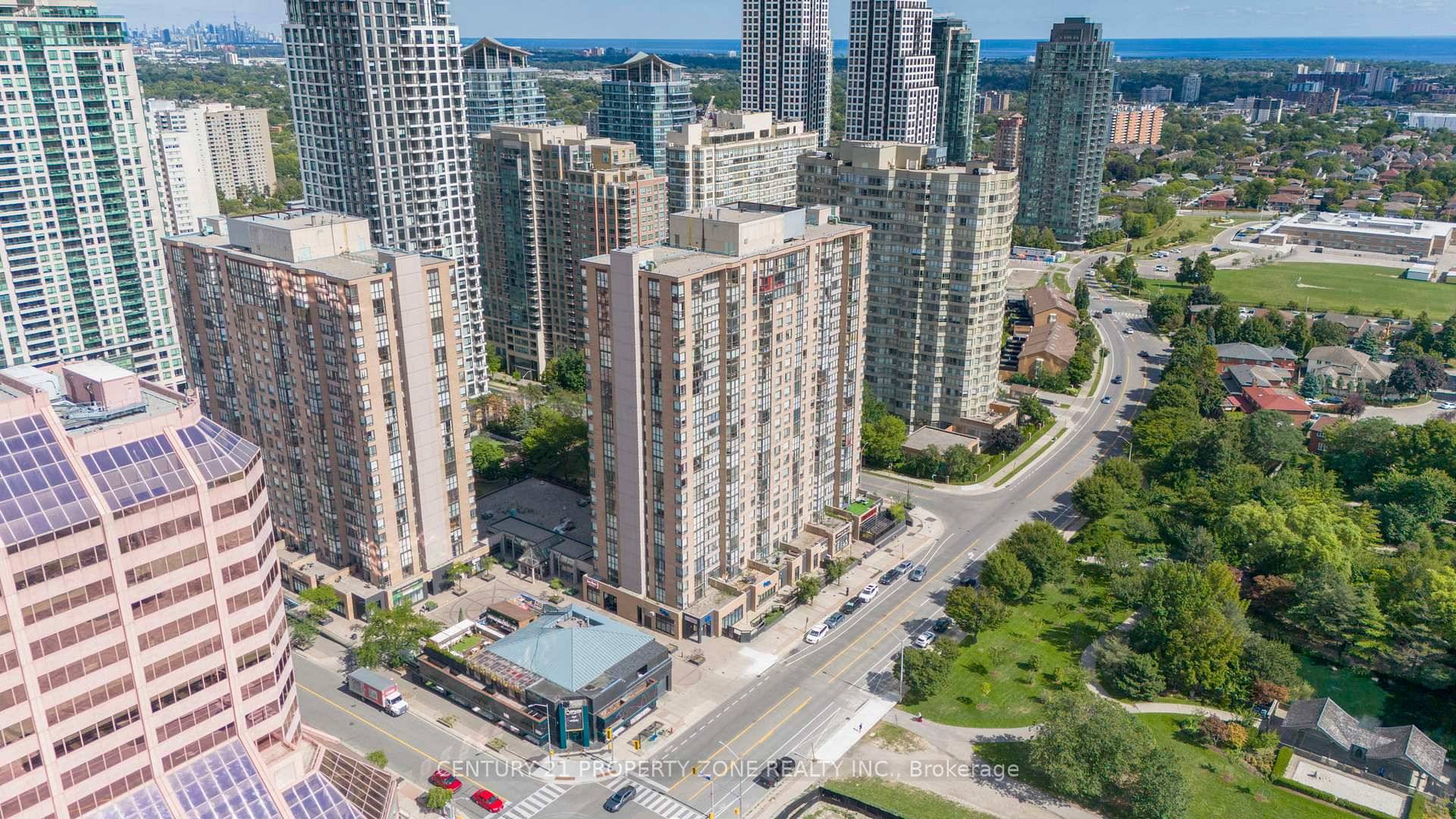 Bright and spacious 2 bedroom solarium condo with 2 washrooms.