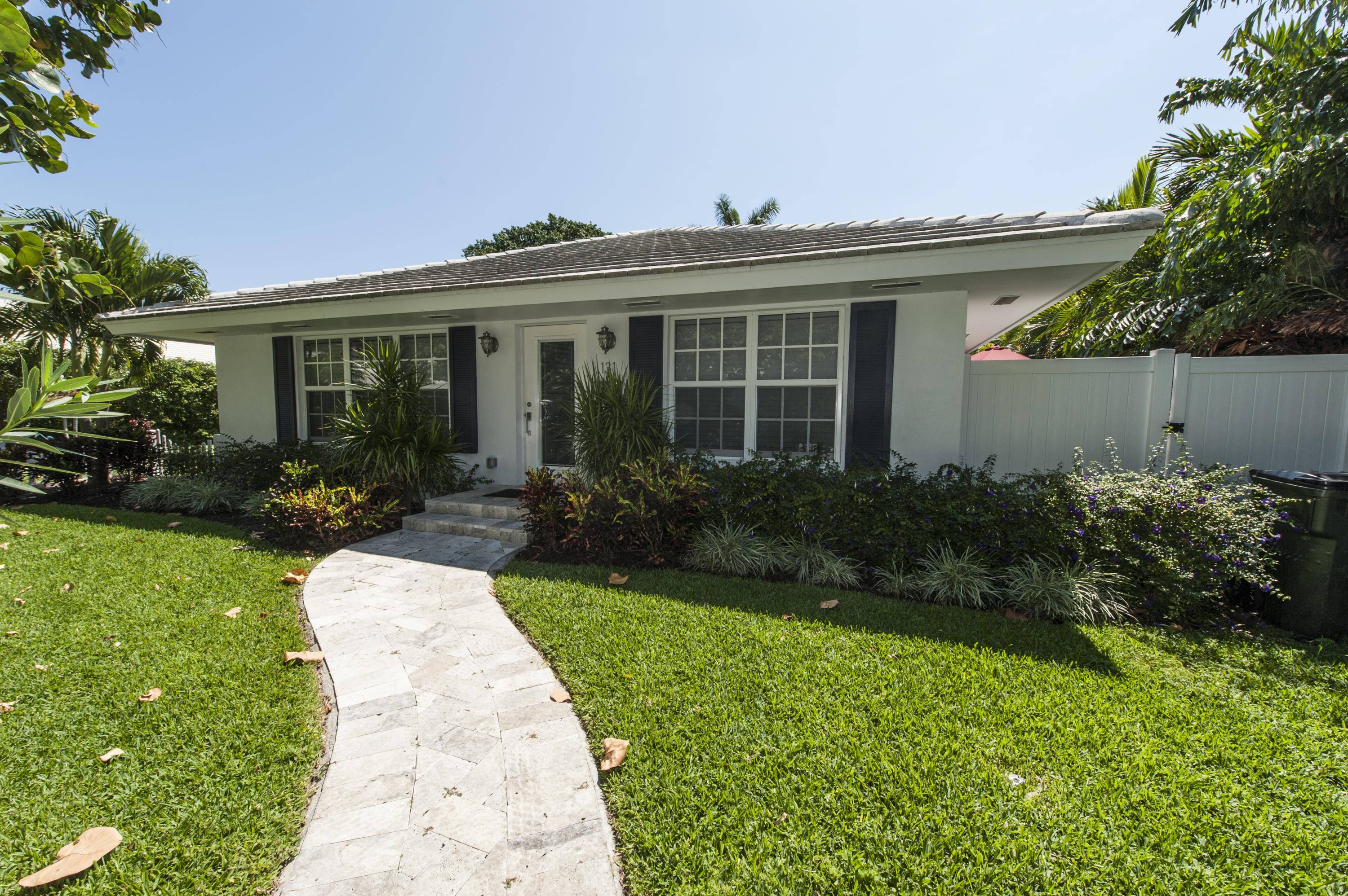 Beautifully designed Florida Villa, steps to Atlantic Ave and Beach.