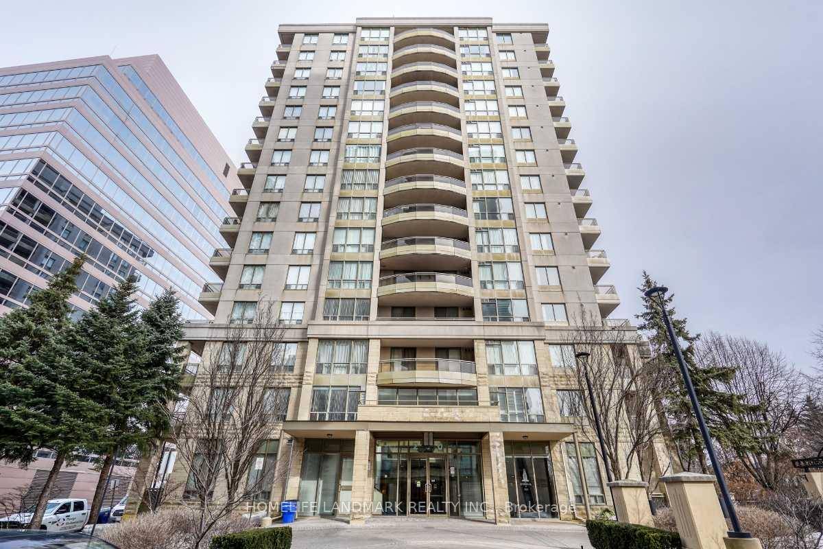 Located in the Highly sough after Earl Haig Secondary School and Mckee Public School District.
