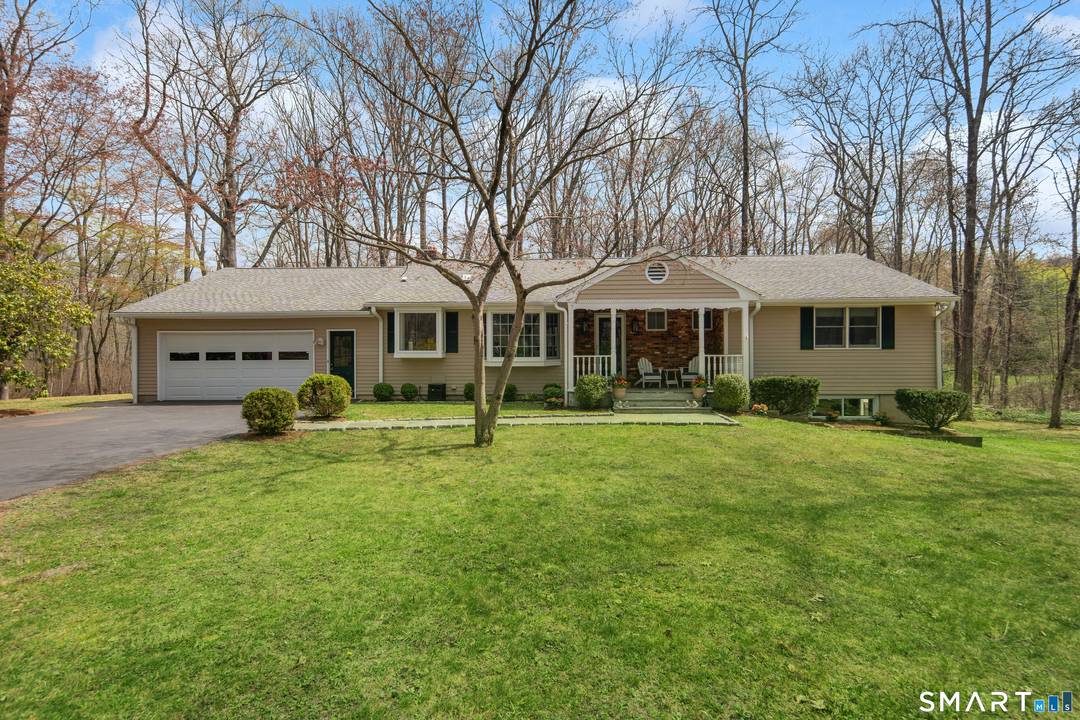 Hurry to see this New Canaan charmer !