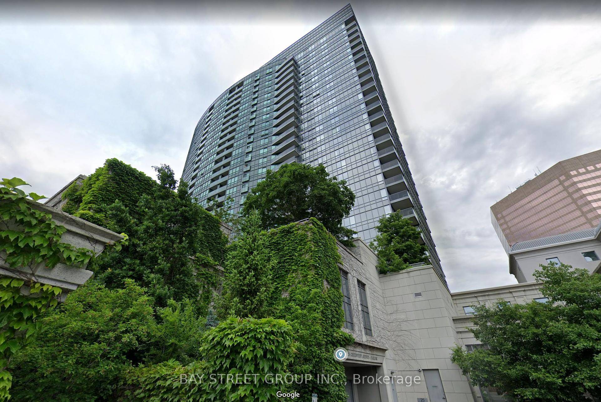 Location ! Luxurious Tridel Building, Meridian Residence, Bright and Spacious 2 bedrm corner unit, balcony, w north west view, swimming pool, gym, sauna, hot tub, close to subway Finch station, ...