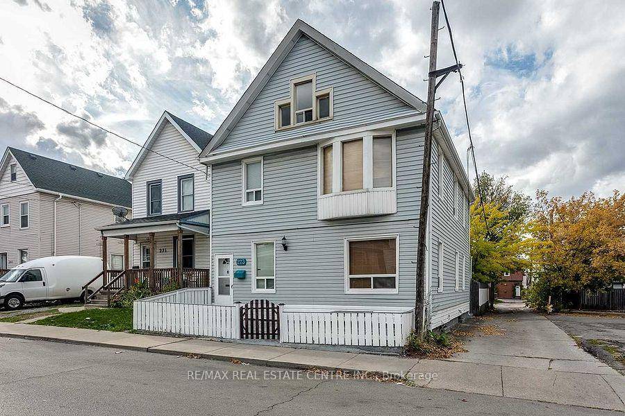 Welcome To This Two Bedroom and One Bathroom 750 Sq ft Unit In The Central Location Of Hamilton.