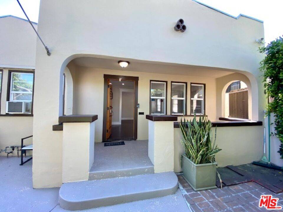 8866 Cadillac Ave 3BR La