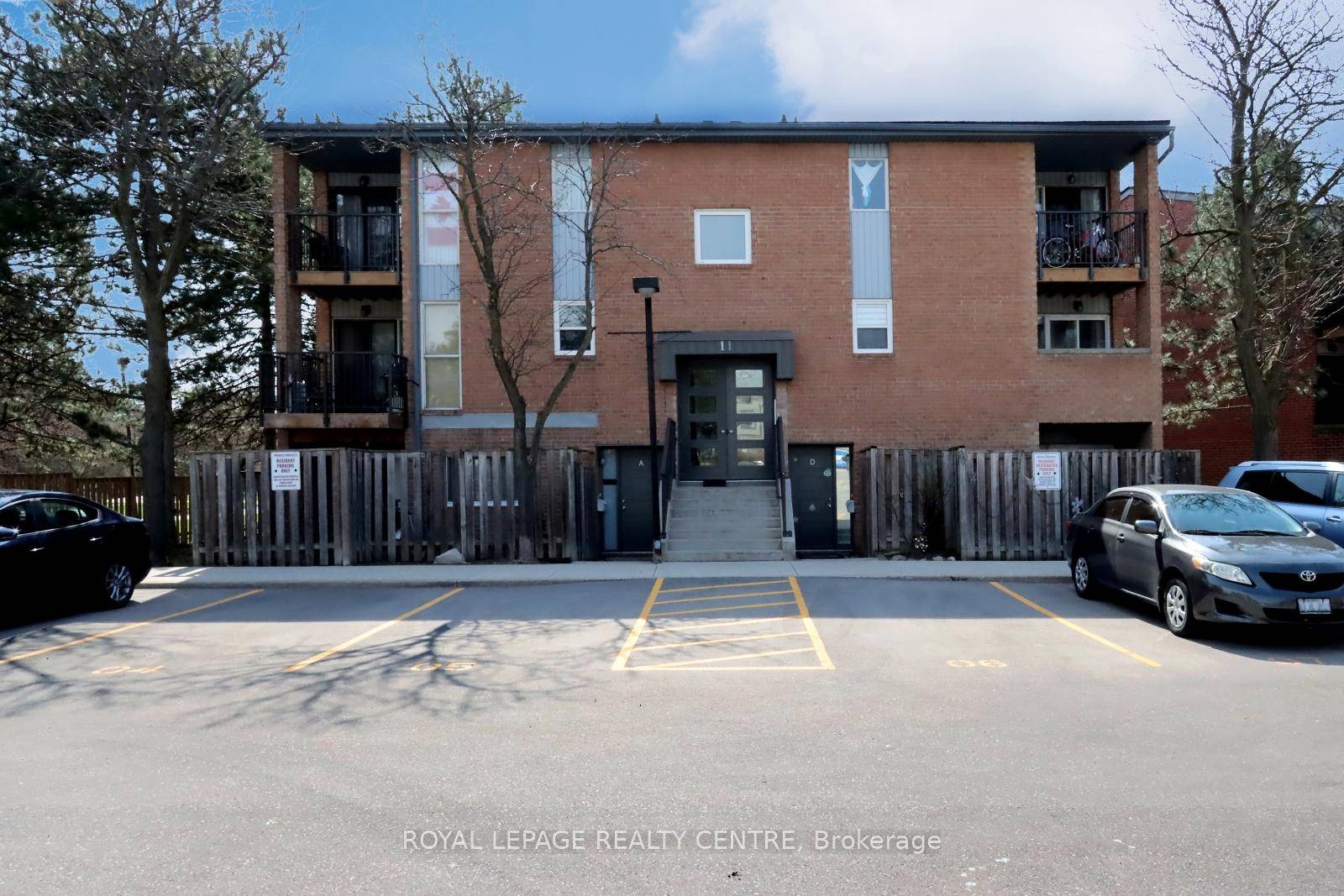 Lovely And Spacious Property With 1450 Square Feet Of Living Space !