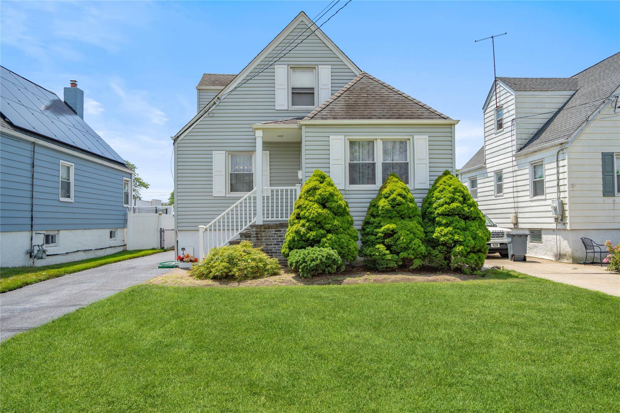 Welcome to 12 Westmoreland Road, a well maintained Cape style home in the heart of Merrick offering 3 bedrooms and 2 full bathrooms.