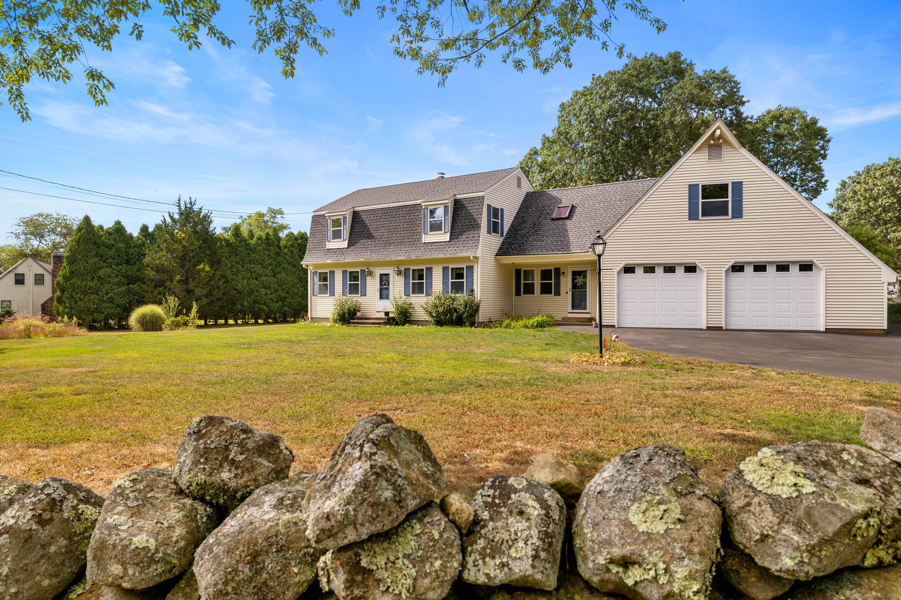 Welcome to 446 Greenhaven Road !