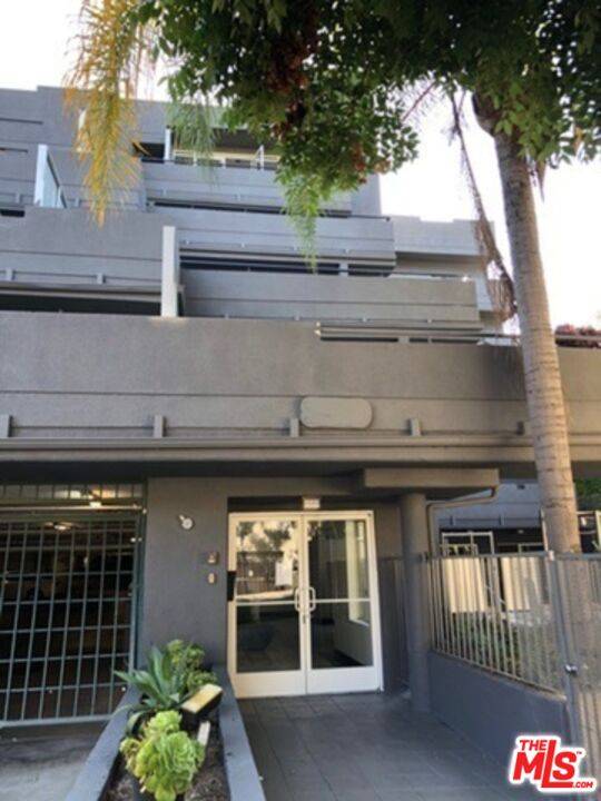 939 Palm Ave 3BR Sunset Strip La