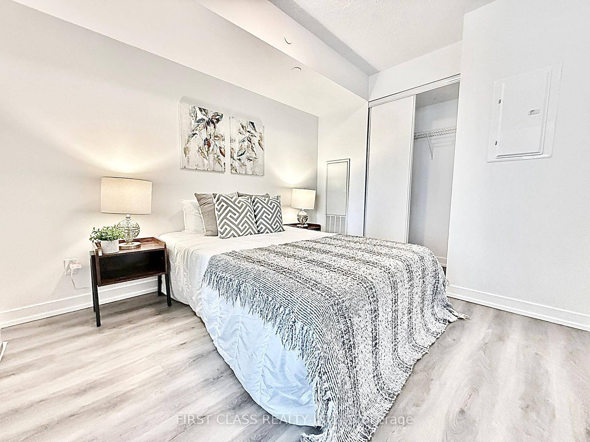 New Renovation, In the heart of Toronto's Entertainment district off King St West.