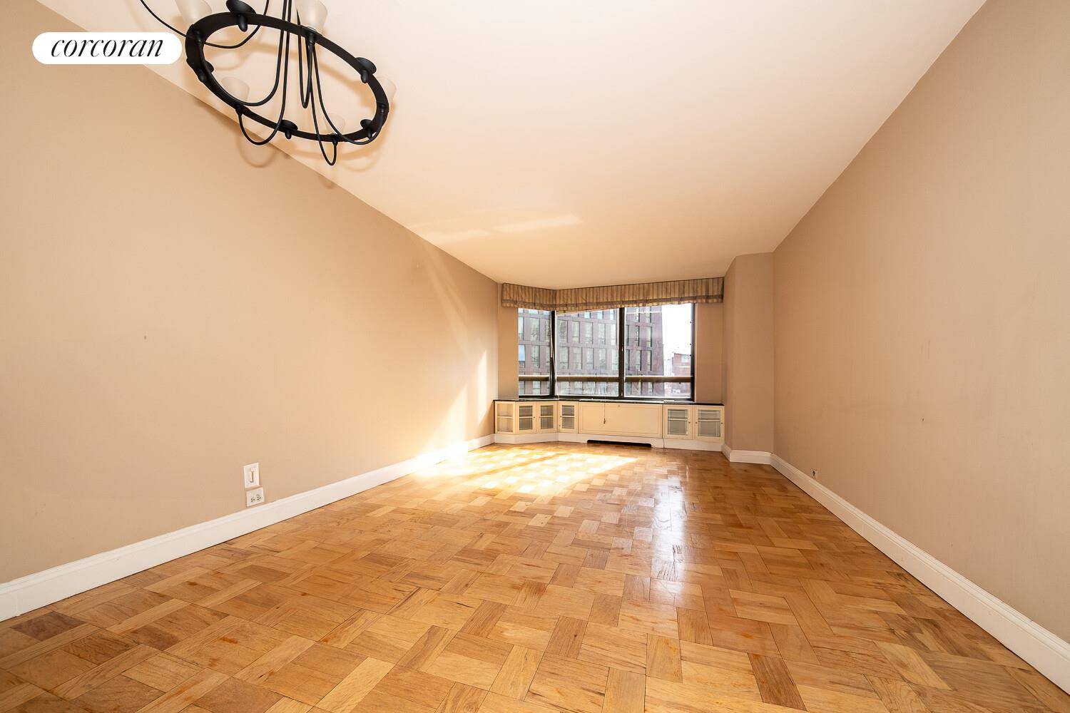 This super bright one bedroom with amazing views of the Empire State Building is of the largest lines in the building.