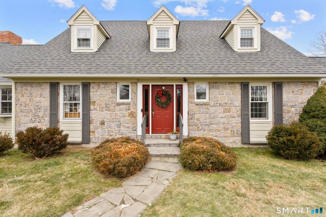 Experience comfort, space, and scenic surroundings at 84 Munson Road, Middlebury, CT 06762, a well situated home set in a peaceful and desirable community.