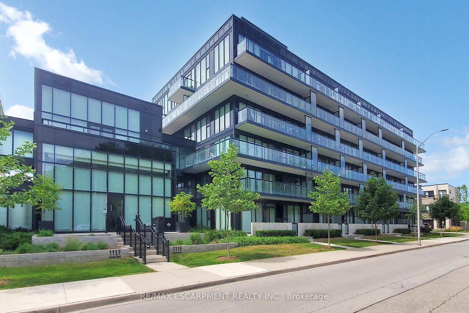 Experience stylish, modern condo living at The West Condos at Stationwest, perfectly located in the highly desirable Aldershot community.