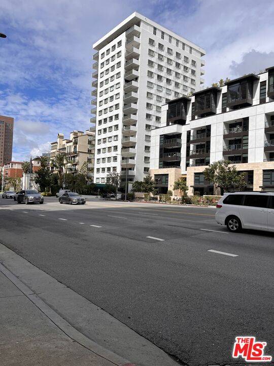 10787 Wilshire Blvd 3BR Westwood La