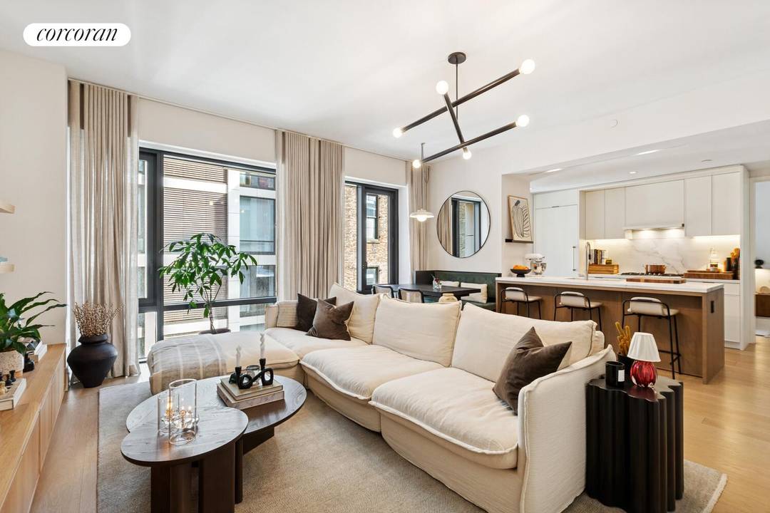 New Listing ! Located in the boutique Flatiron House, this oversized one bedroom, one and a half bathroom residence enjoys the privacy of being one of only two homes on ...