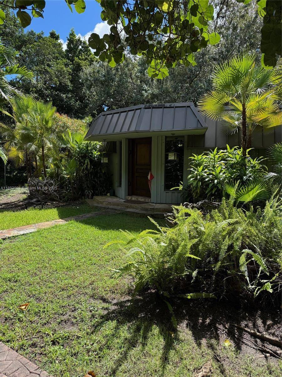 This beautiful home that sits on an acre size lot has 2 Bedrooms and 2 bathrooms with room to expand, this home has beautiful trees throughout and the neighborhood only ...