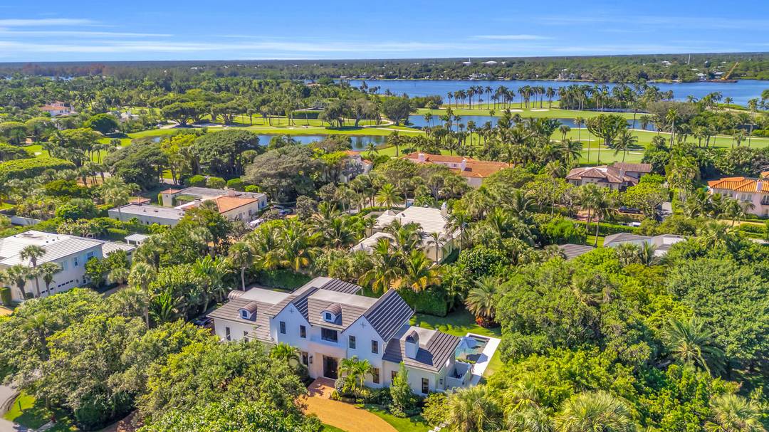 Located near the Jupiter Island Club and Golf Course, this 2023 British West Indies inspired residence combines timeless architecture with modern coastal luxury.
