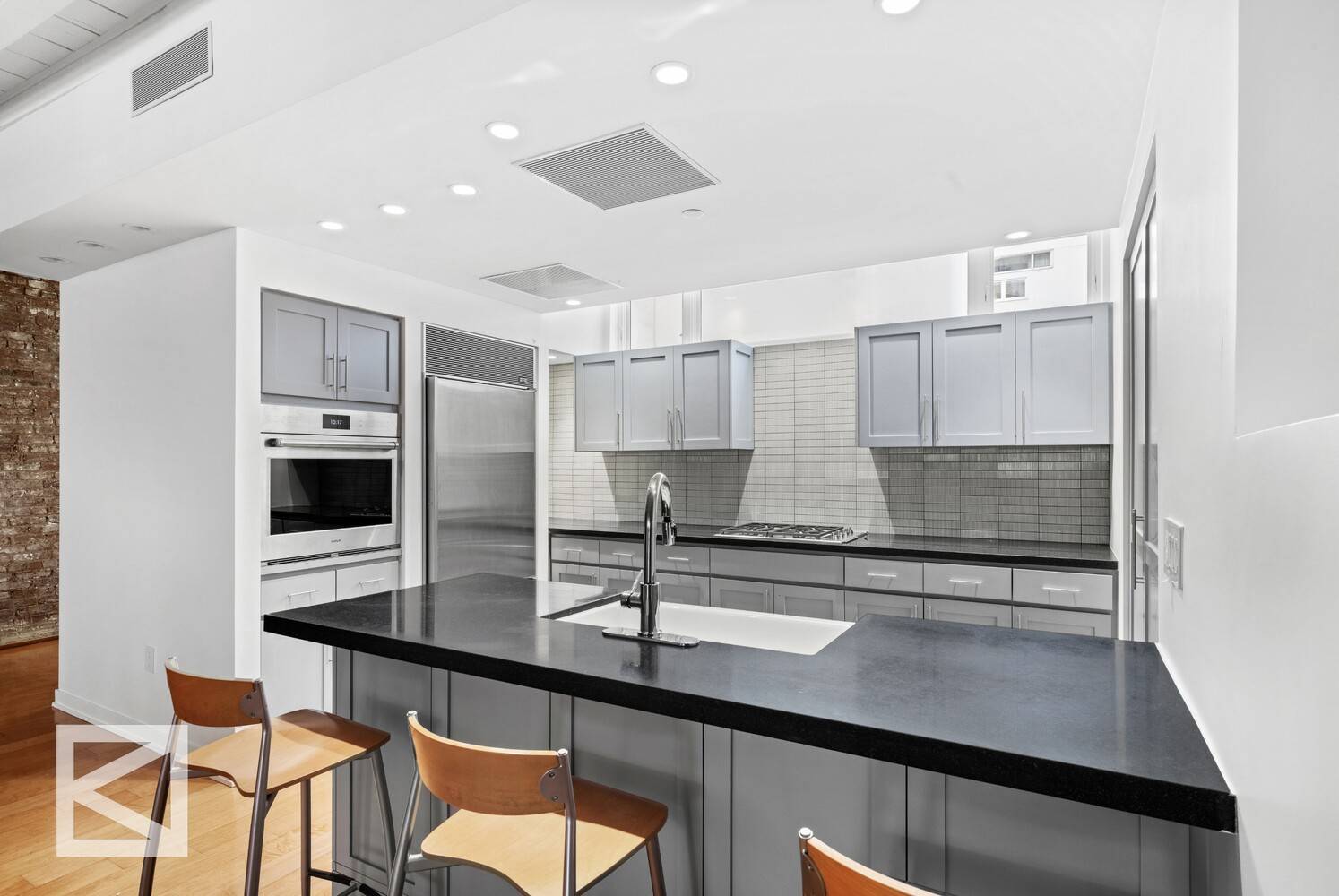 Situated in the prized Tribeca neighborhood, this trophy property is one of only 32 lofts available at the Cobblestone Loft Condominium, making it a rare find.