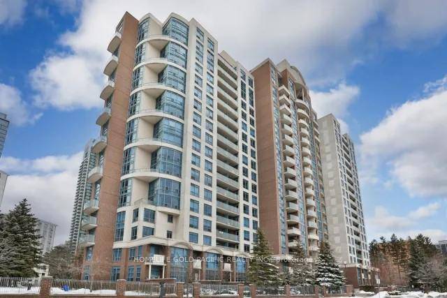 Beautiful Condo in the Heart of North York Like Living Downtown !