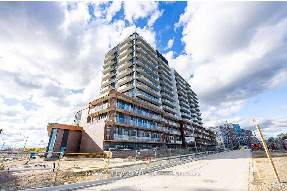 Welcome To 220 Missinnihe Way In Mississauga's Vibrant Port Credit Neighbourhood.