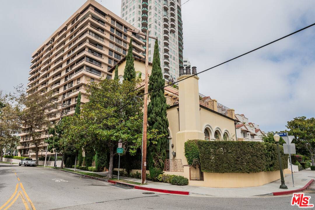 1230   Westholme Ave 3BR Westwood La