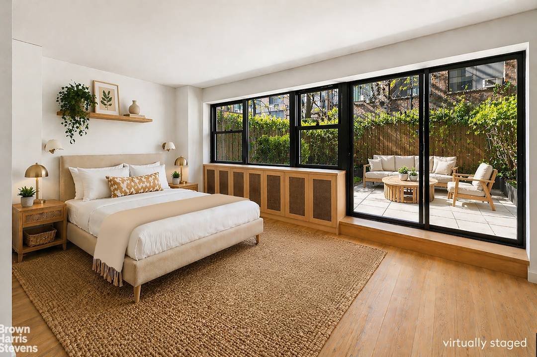 Private Garden Apartment !