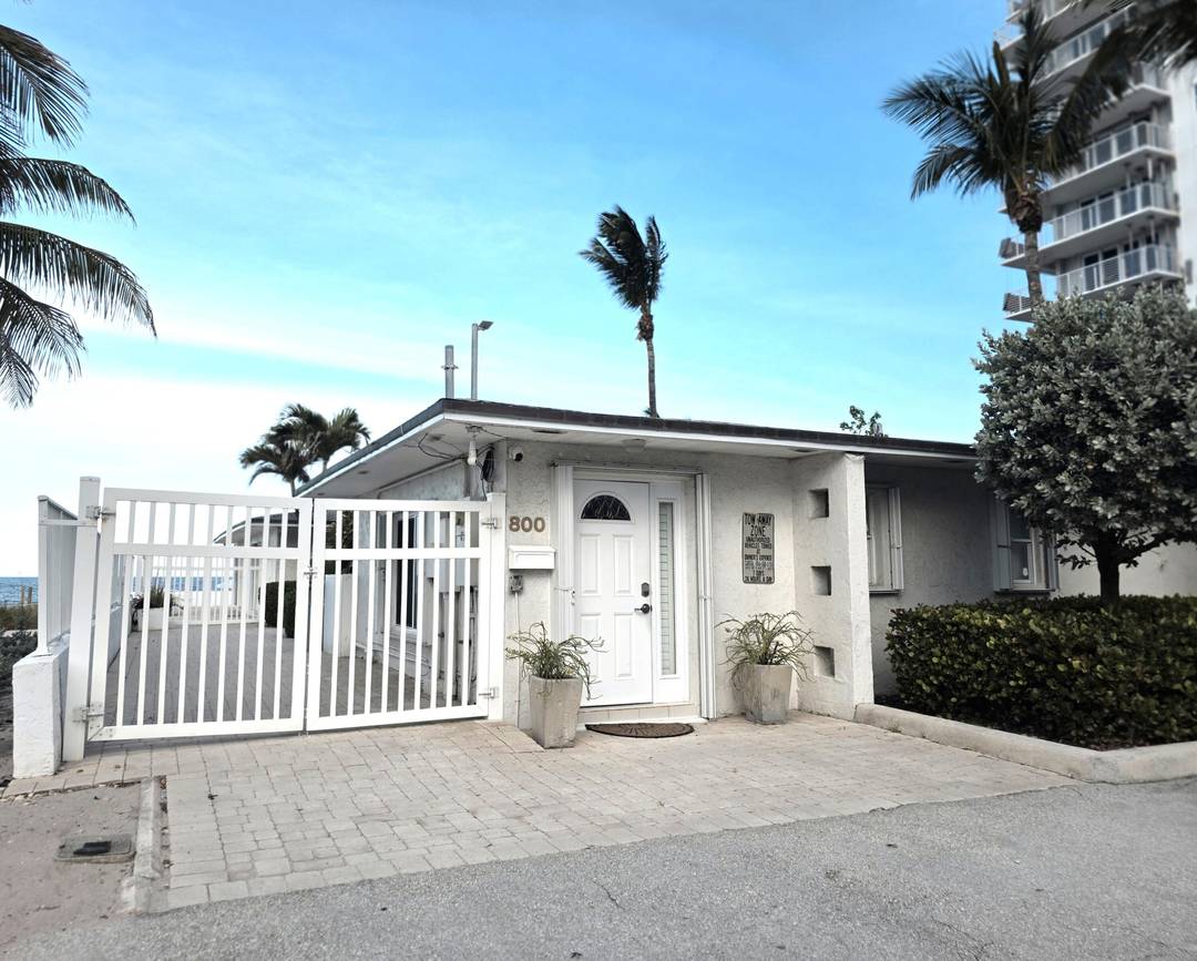 ATTENTION ALL BEACH LOVERS !