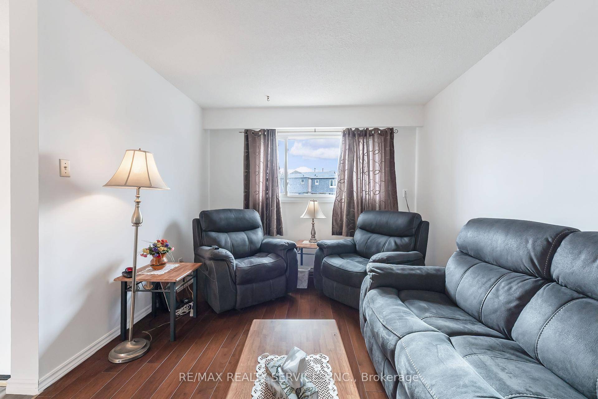 Look no further ! ! Don't miss this gem in the neighborhood.