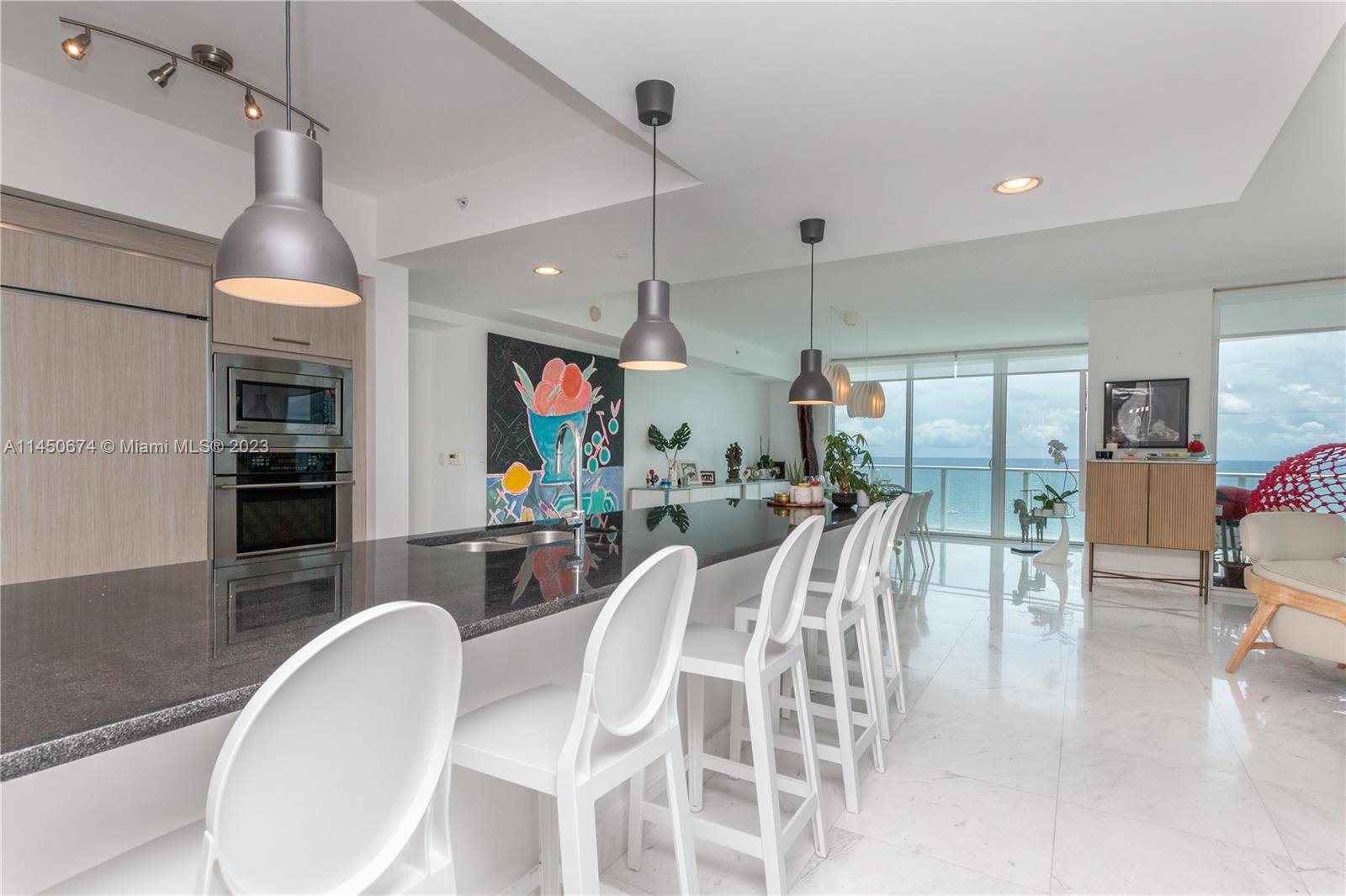 BREATHTAKING DIRECT OCEAN VIEWS AND SUNRISES !