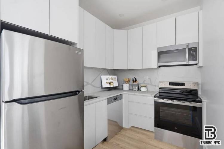 Duplex Living with Your Own Private Yard Stunning 3BR 2BA Home Discover the perfect combination of space, style, and outdoor living in this exceptional 3 bedroom, 2 bathroom duplex with ...