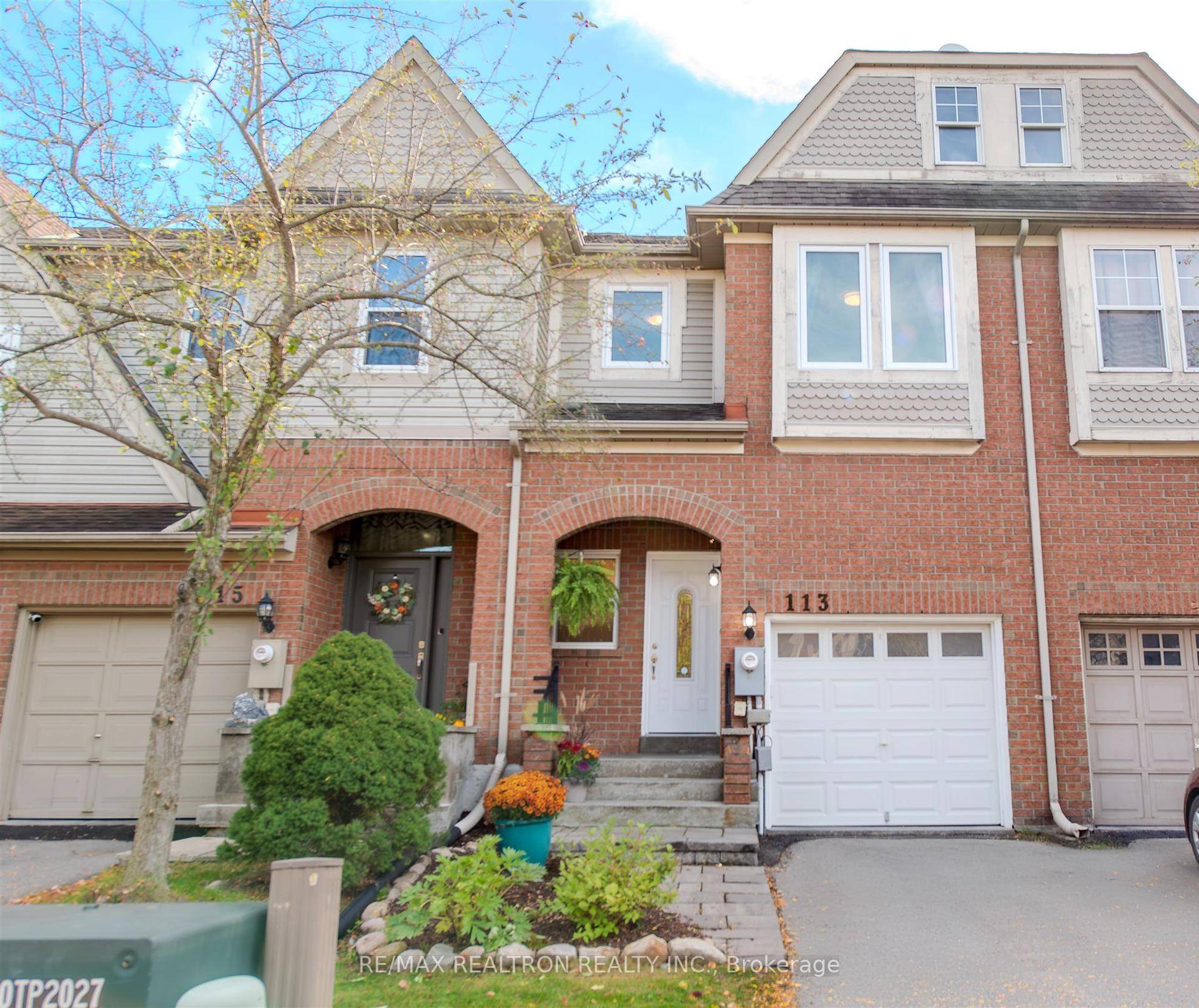 Experience Modern And Chic Living In This Exceptionally Maintained Home Nestled In One Of Auroras Most Family Friendly Neighbourhoods.