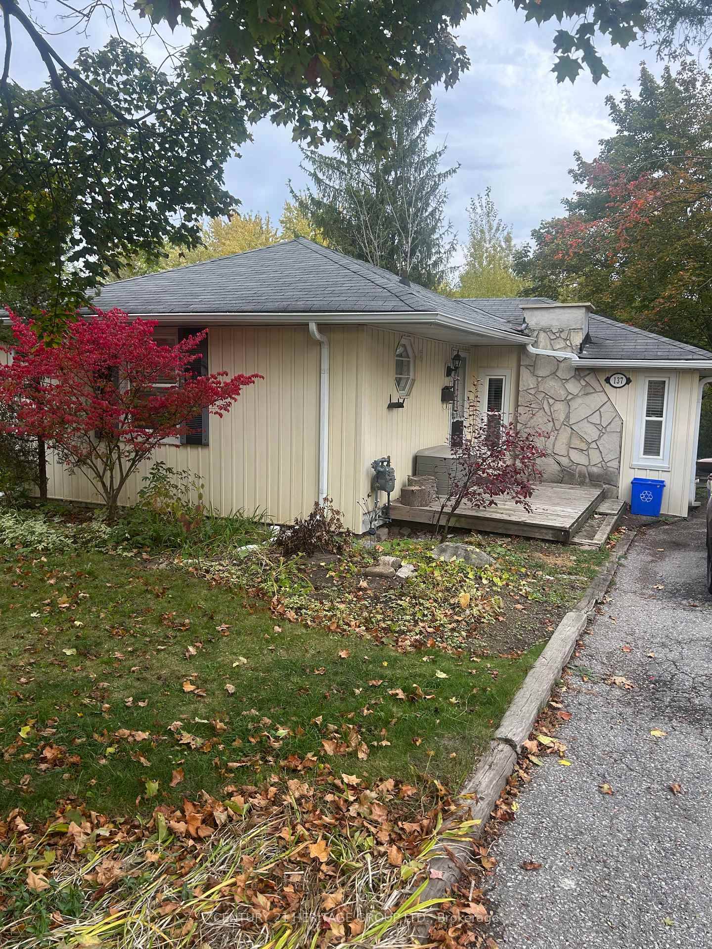 Welcome To This Beautifully Maintained 1 Bedroom Basement Apartment, Nestled On A Quiet Street In The Heart Of Aurora Village.