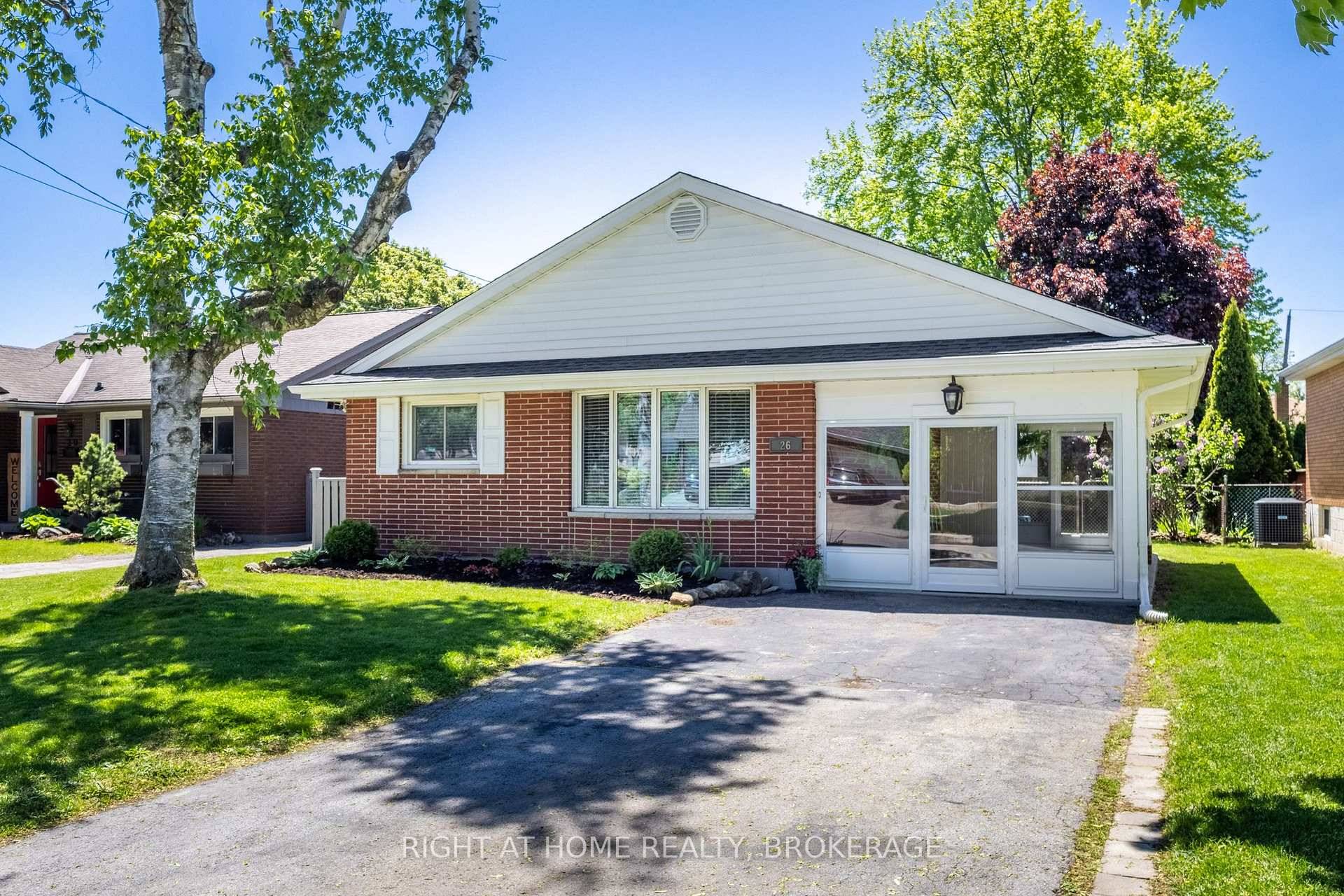 Step into this move in ready 3 bedroom, 1.