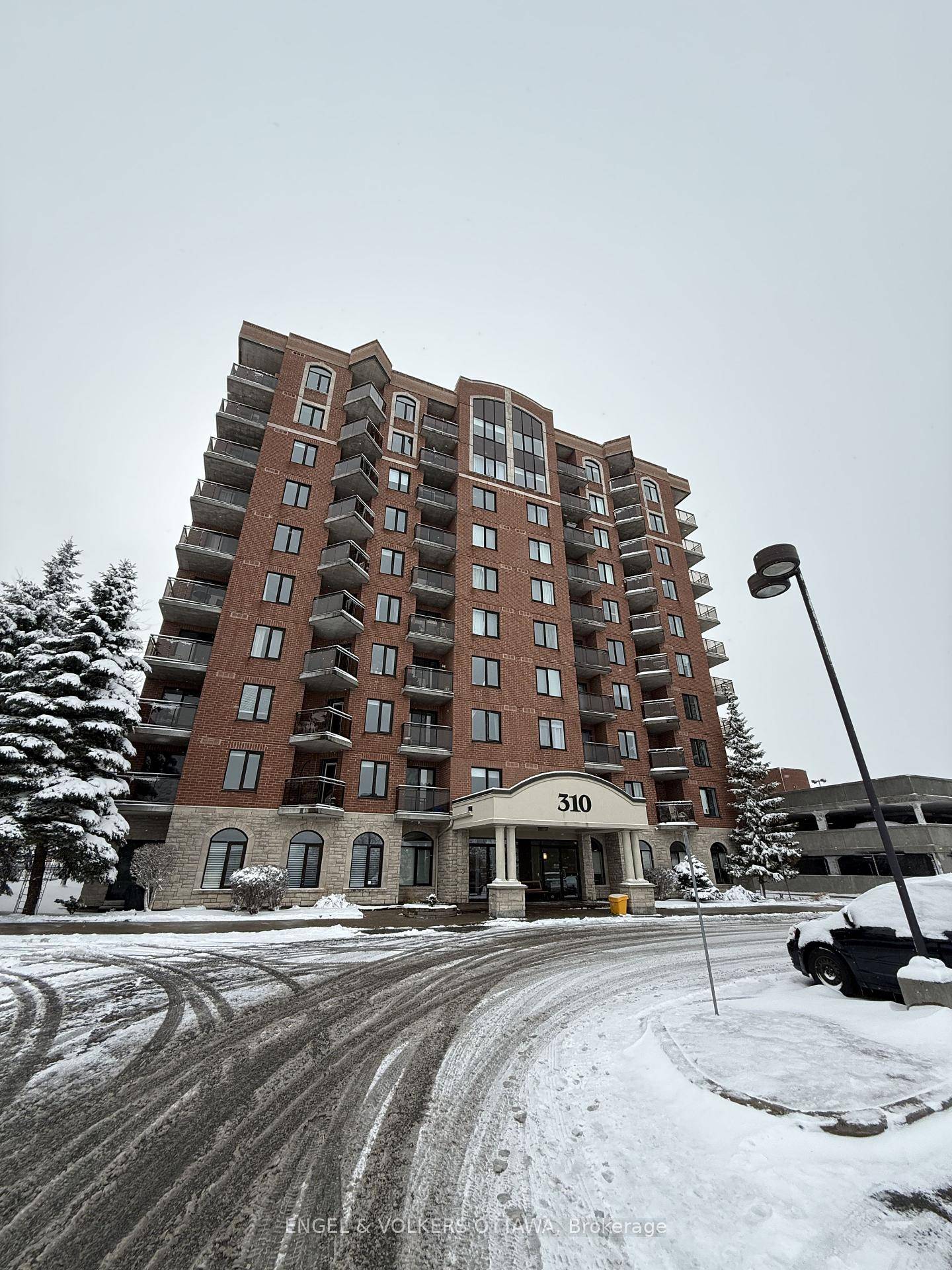 Welcome to 310 Central Park a beautifully maintained, fully furnished one bedroom condo offering a perfect layout for a home office or guest room.