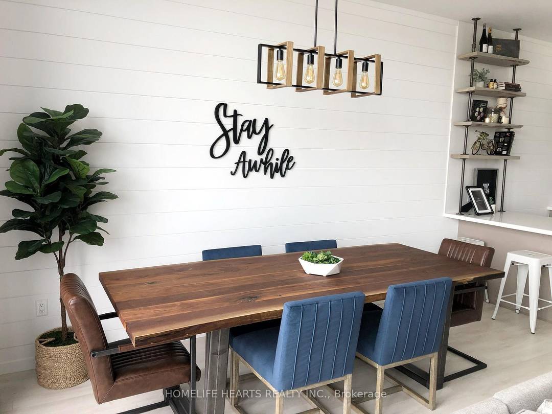 Enjoy unobstructed marina views from the comfort of your living room and primary bedroom !