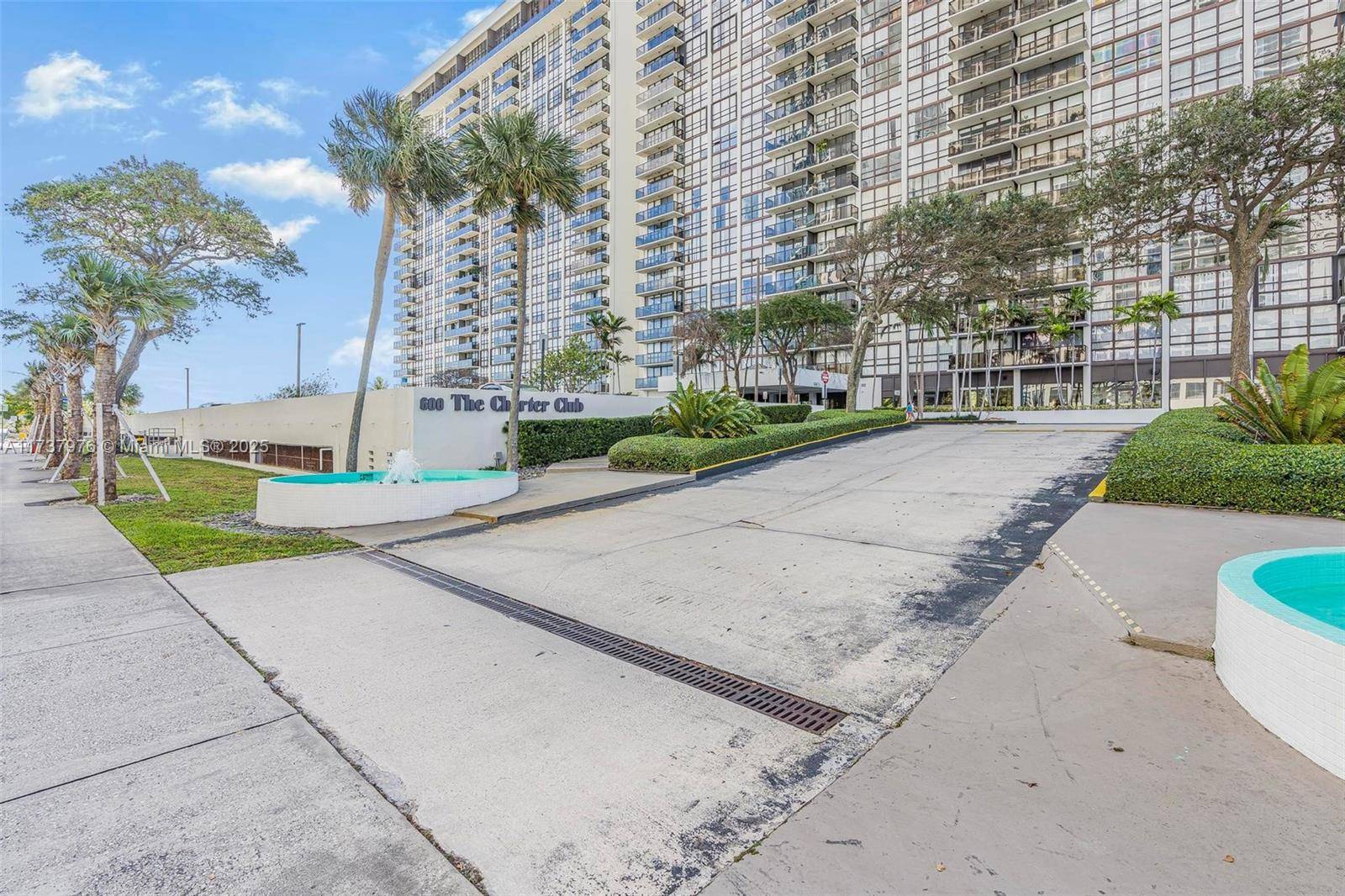 Beautiful 1 bedroom 2 bath unit with an extra room layout included in the images.