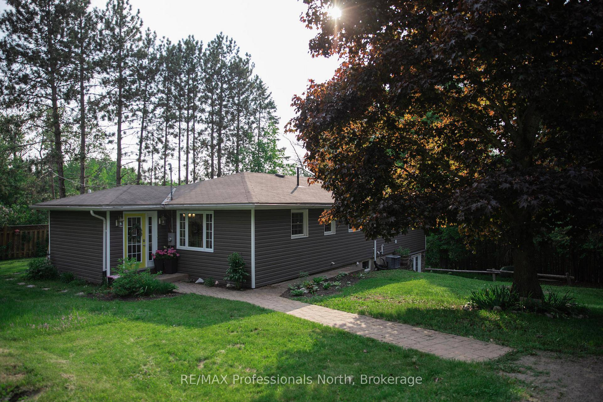 Welcome to this bright, spacious 3 1 bedroom home.