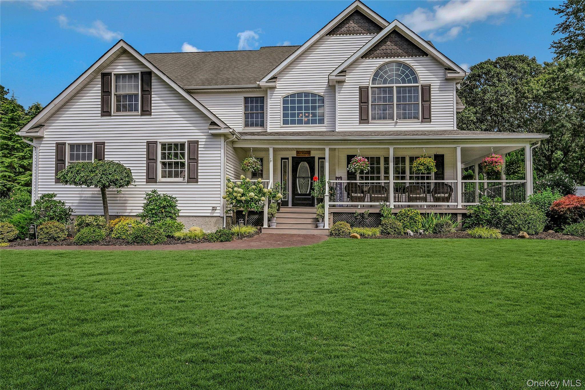 This beautifully maintained 2003 Colonial offers 4 bedrooms, 3.