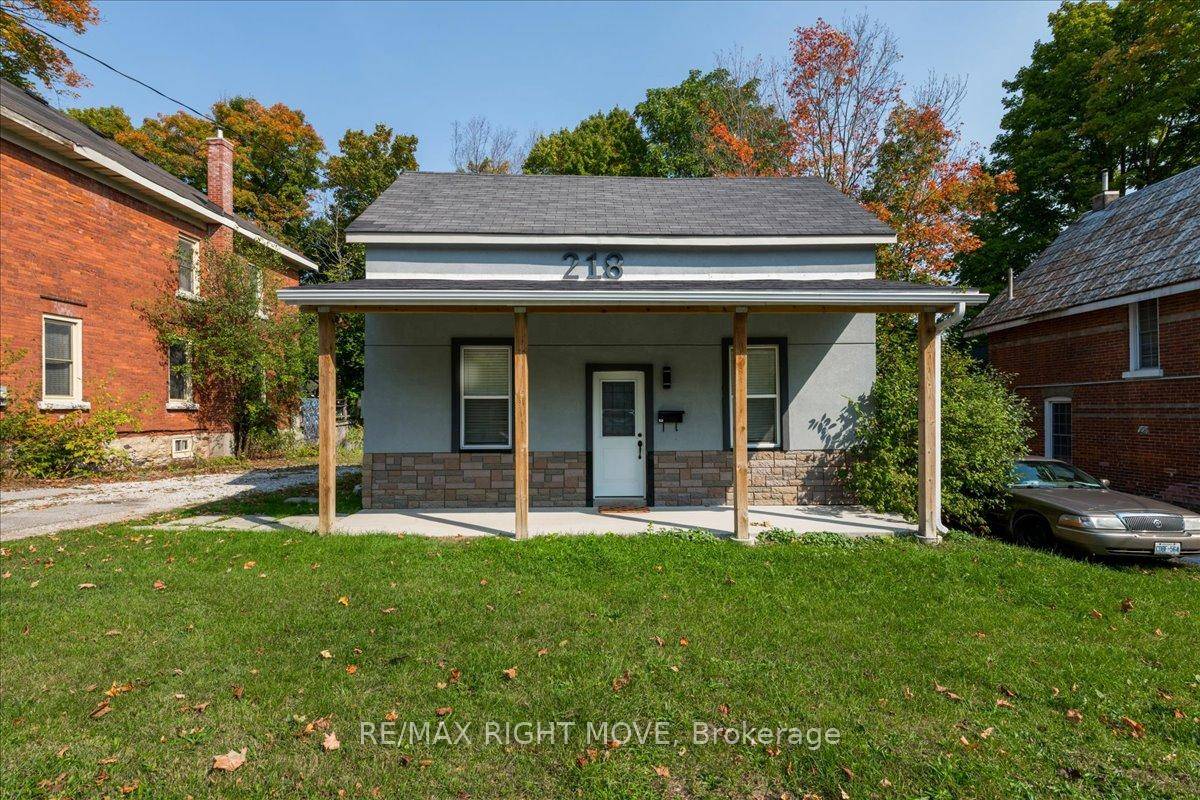 This property presents an excellent opportunity for first time homebuyers and savvy investors alike.