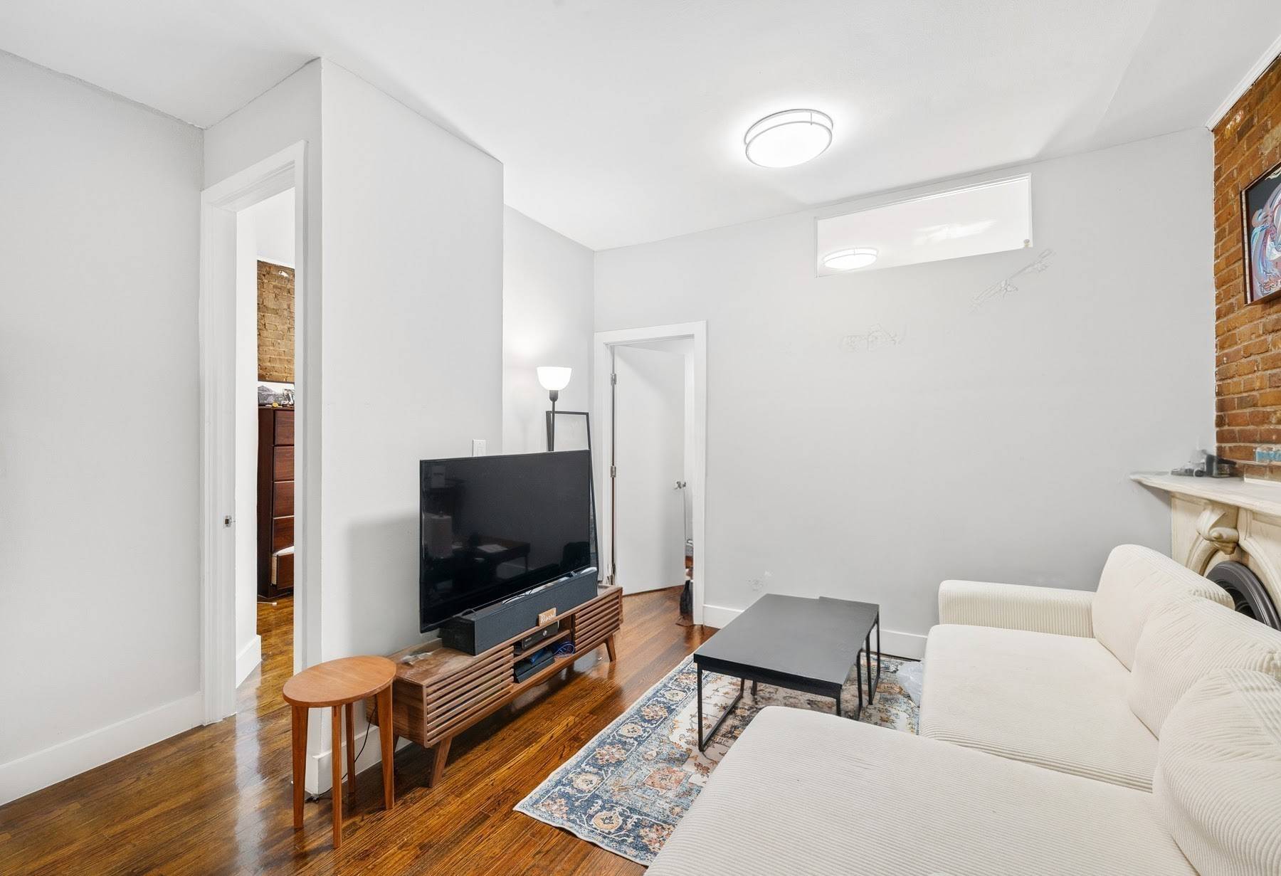326 w 23rd 3f is a 2 bedroom in a classic walkup building equipped with a virtual doorman system.