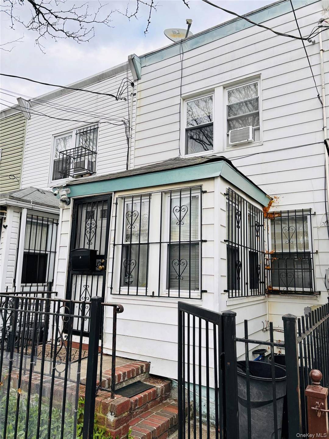 Beautiful 2 Bed, 2 Bath House for sale, ideal starter home.