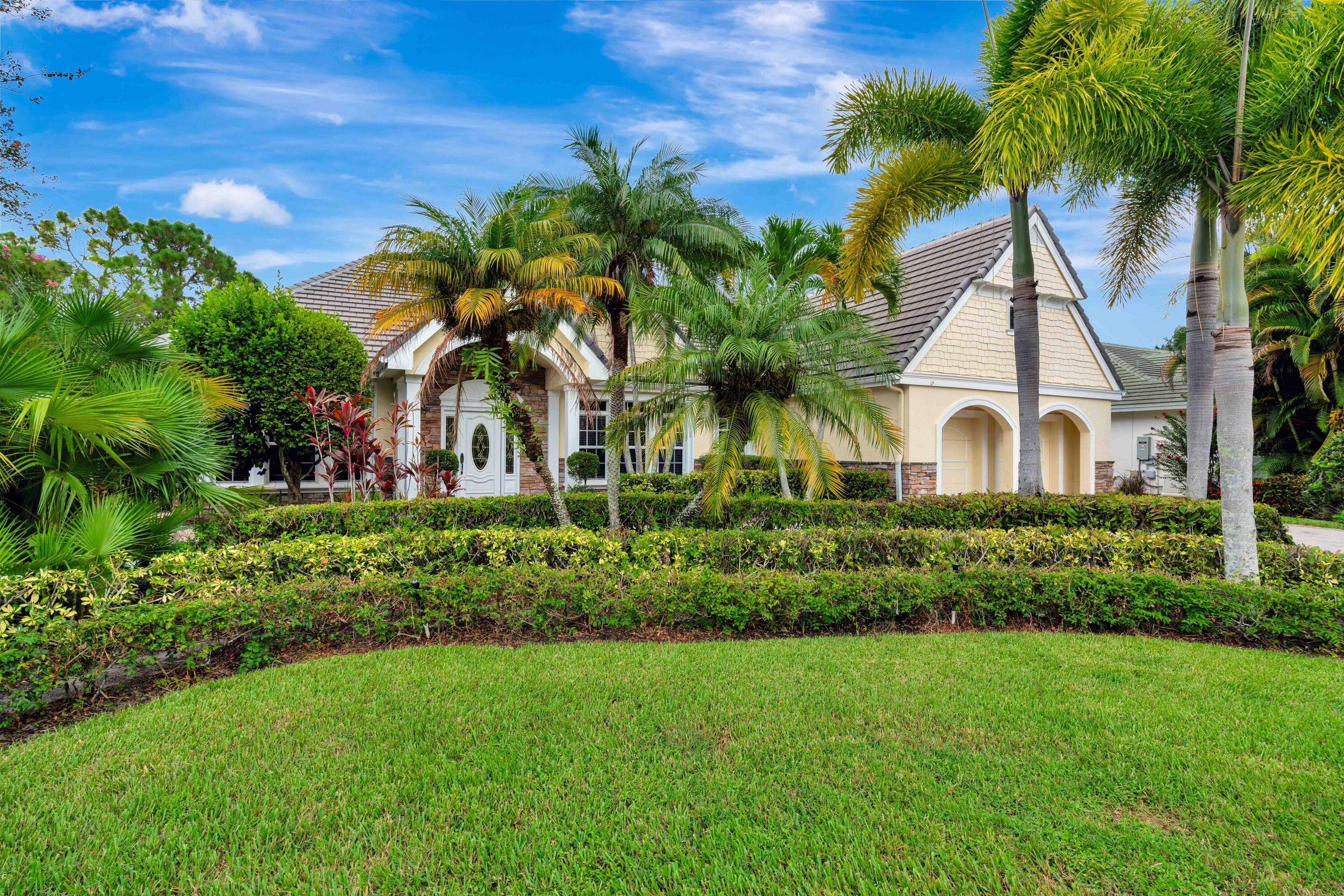 LOW HOA..... Welcome To This Beautiful Single Family 3 Bedroom 2.