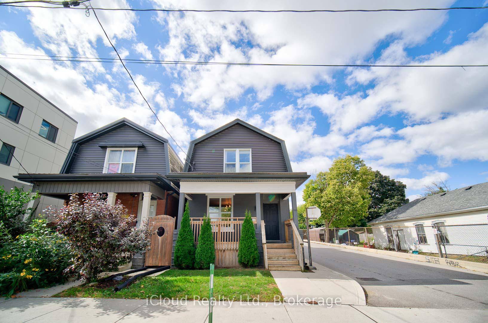 GET ONE MONTH FREE RENT !