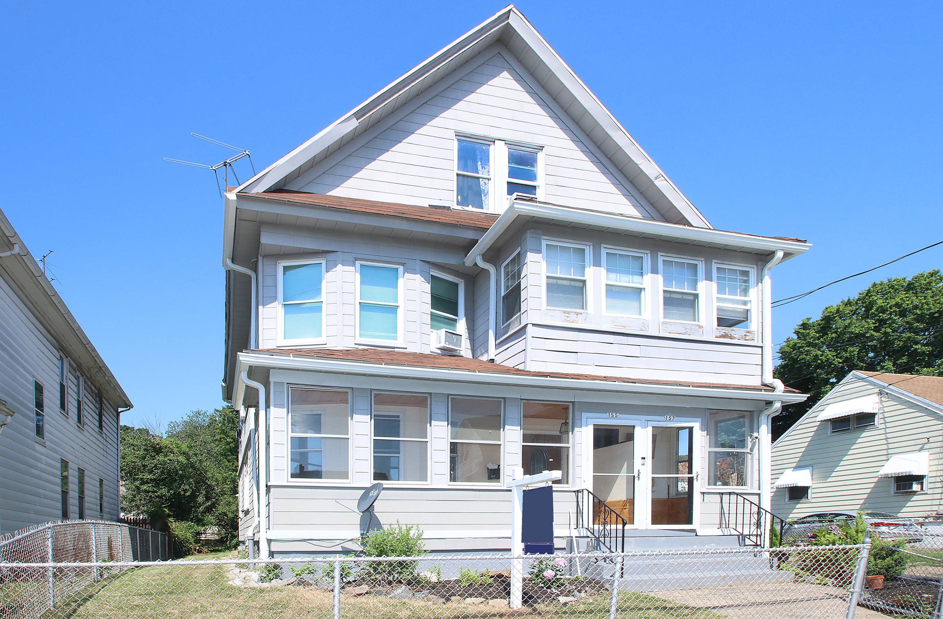 Well maintained 3 multi family property in nice neighborhood near hospital and highway.