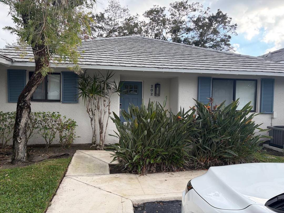 Completely remodeled home perfectly decorated for you to enjoy the tropics while visiting south Florida during season.
