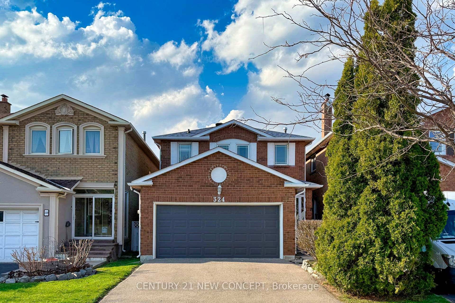 Amazing Opportunity To Own A Detached House In Highly Desirable Area of Thornhill in Lakeview Estates.