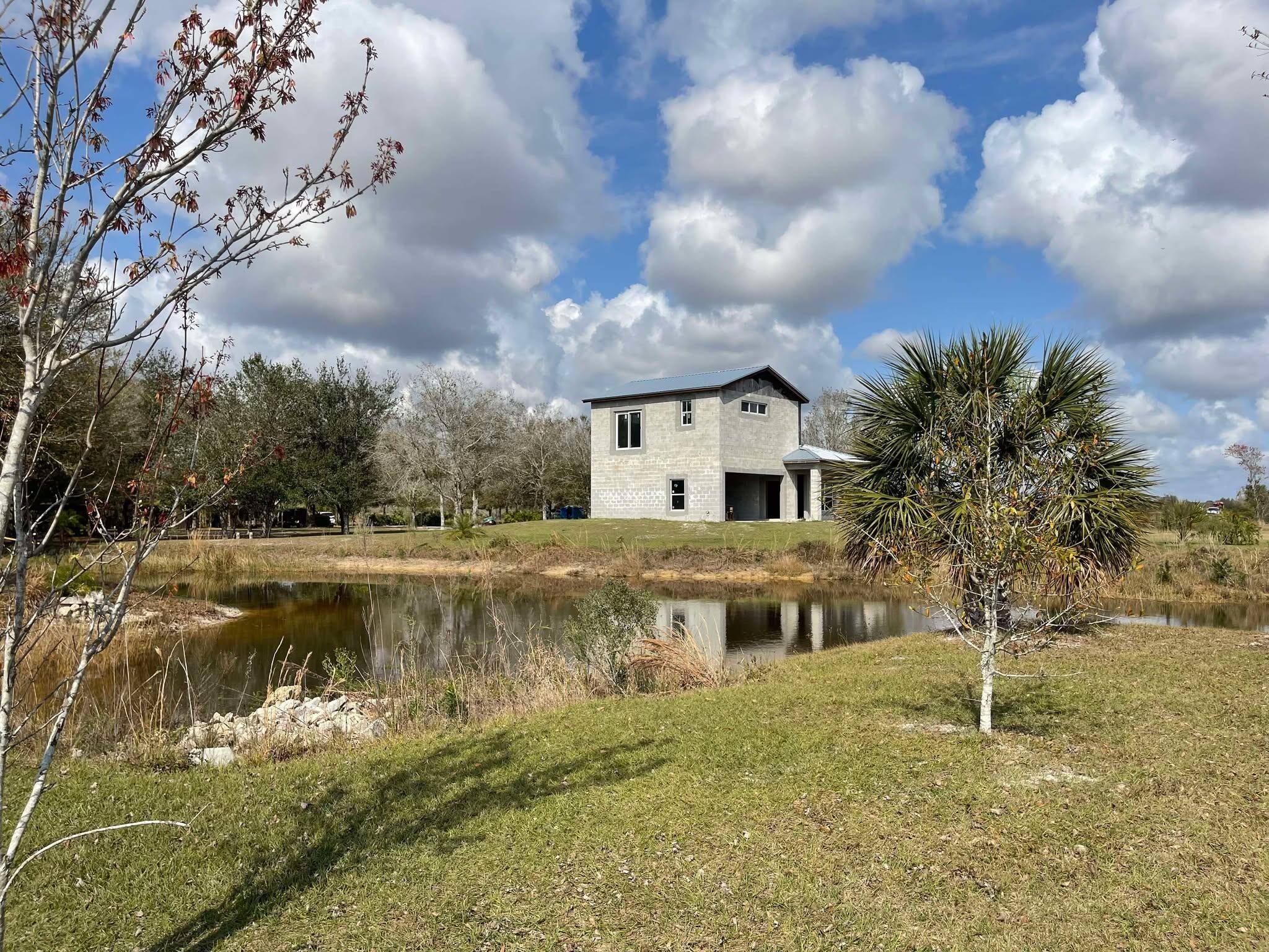 Escape to your own piece of country paradise !